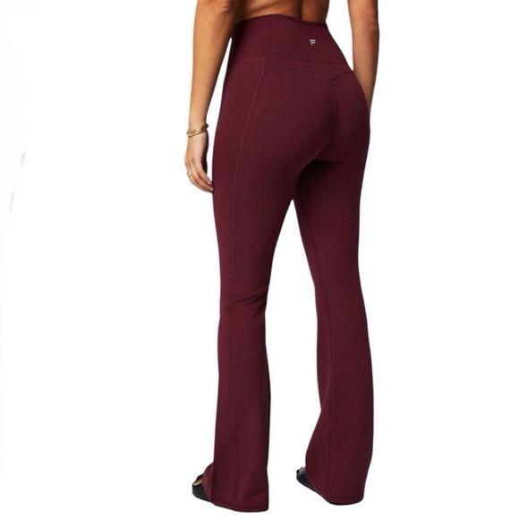 Fabletics Oasis Pureluxe high waisted pocketed kick flare  Burgundy Leggings- XS - Picture 1 of 16